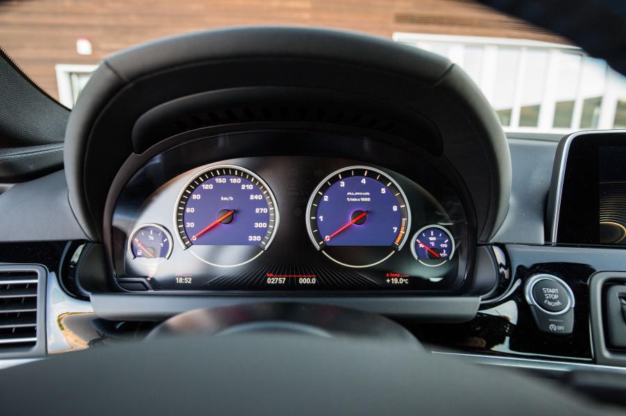 Панель приборов Alpina B6 Bi-Turbo Coupe Edition 50 (F13) 2015 года  (фото 10 из 19)